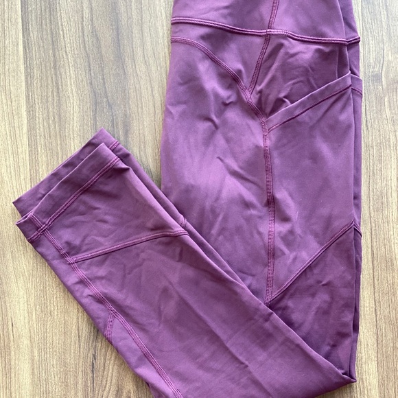 Lululemon all the right places crop 23’ - Picture 2 of 6